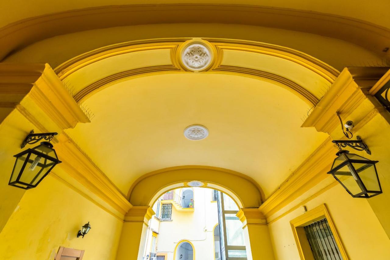 Appartamento A Santa Maria La Nova By Wonderful Italy เนเปิลส์ ภายนอก รูปภาพ